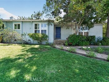 2201 E Glenoaks