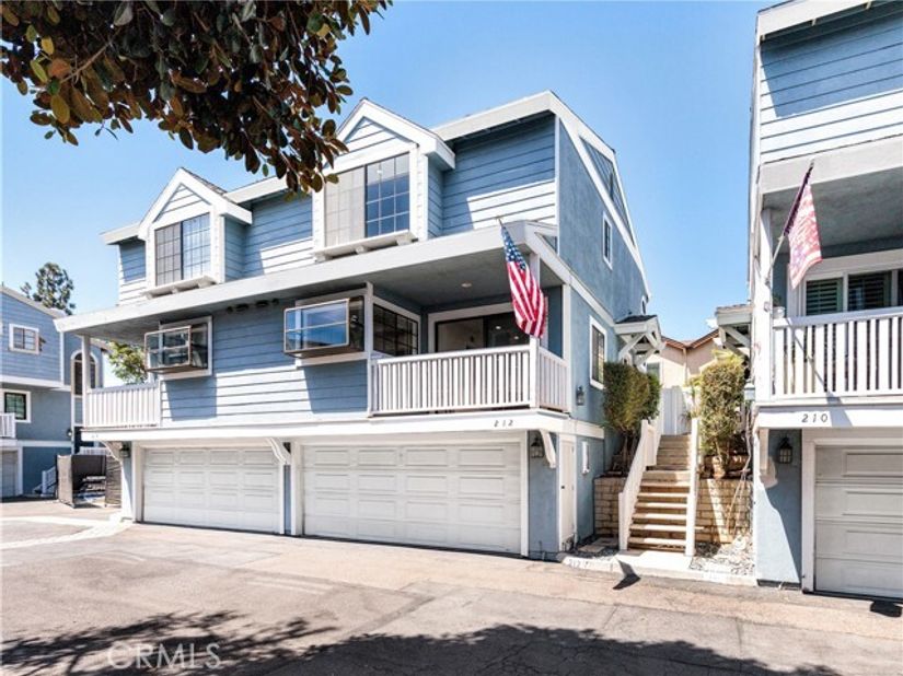 212 Mayfair, Costa Mesa CA 92627