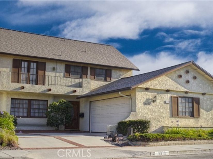 8372 Snowbird Dr., Huntington Beach CA 92646