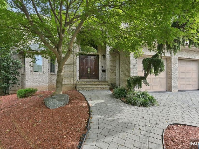 17 Bayview Avenue, Englewood Cliffs NJ 07632