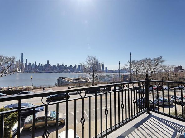 1021 JFK Blvd E, Weehawken NJ 07086