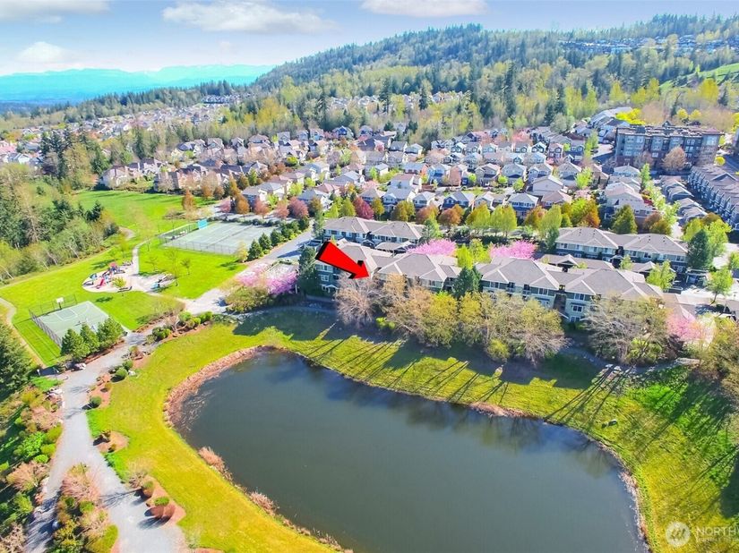 1957 23rd Place NE 203, Issaquah WA 98027