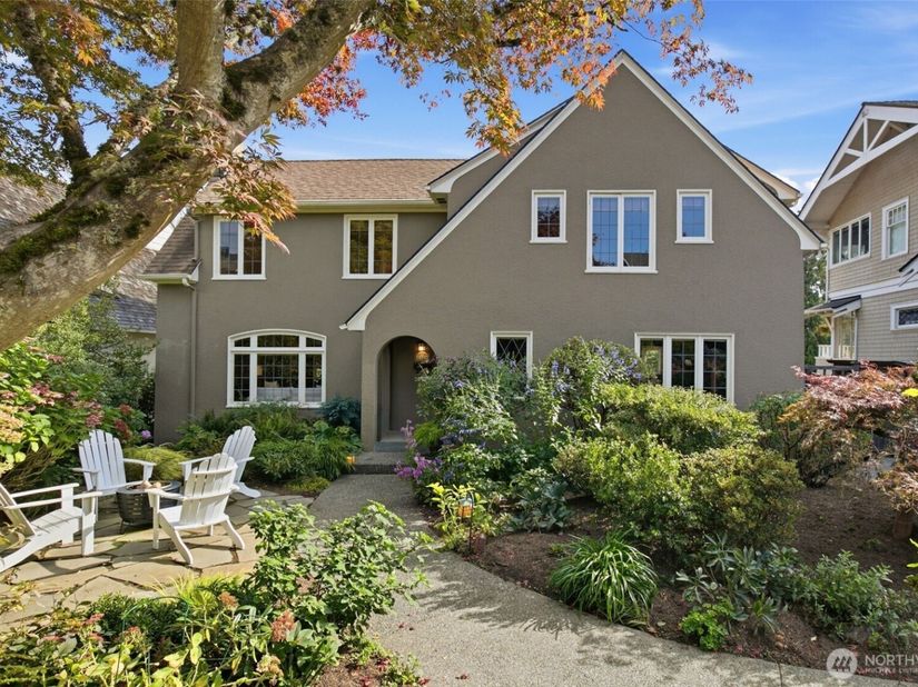 2324 34th Avenue S, Seattle WA 98144