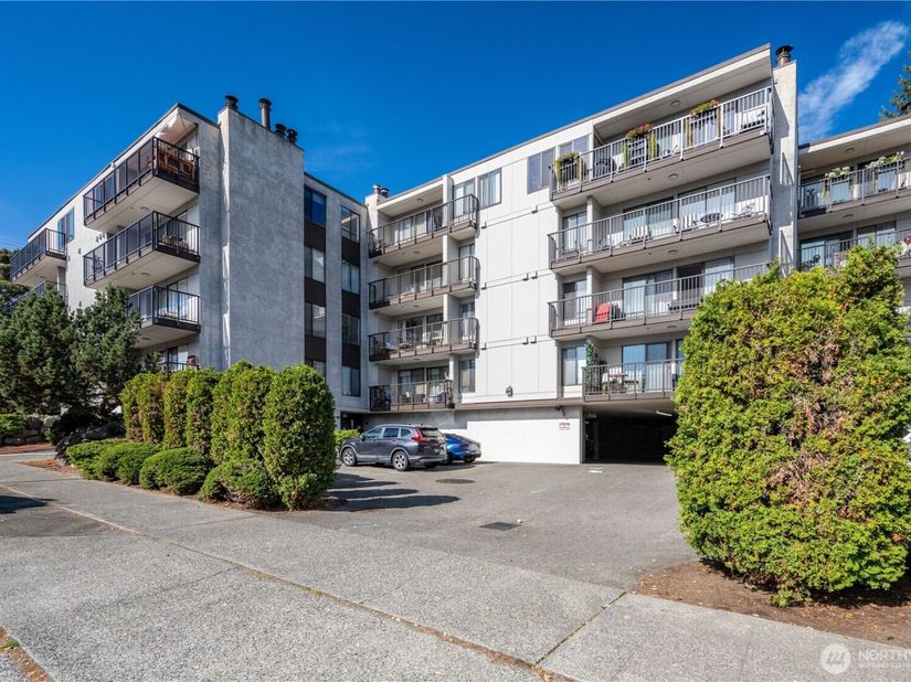 550 Aloha Street 201, Seattle WA 98109