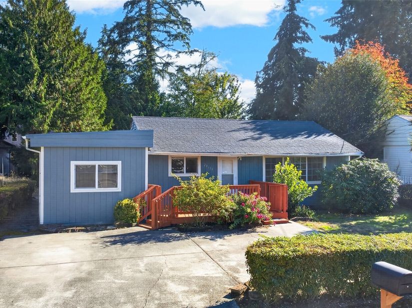 20411 56th Avenue W, Lynnwood WA 98036