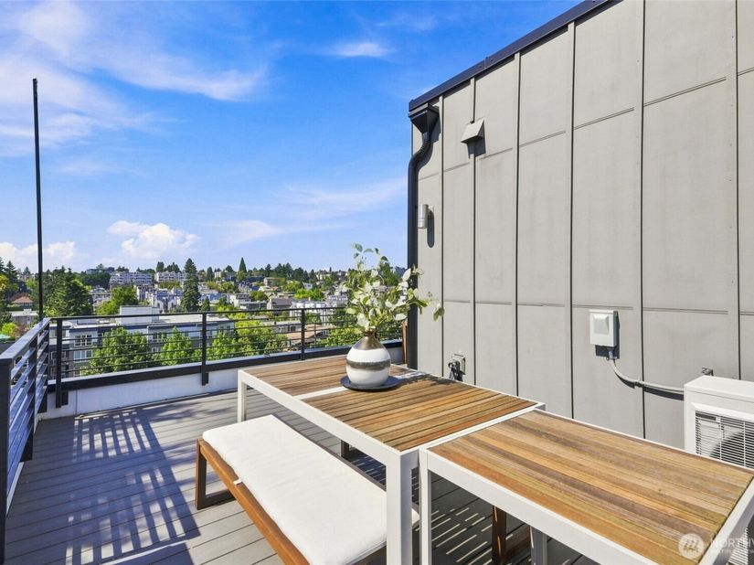 1317 N 44th Street A, Seattle WA 98103