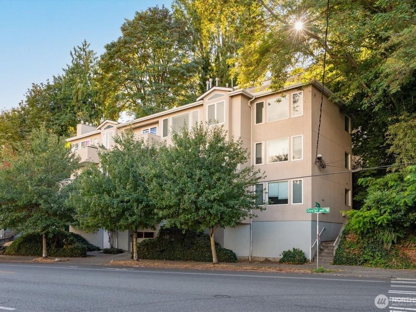 2167 Dexter Avenue N 301, Seattle WA 98109