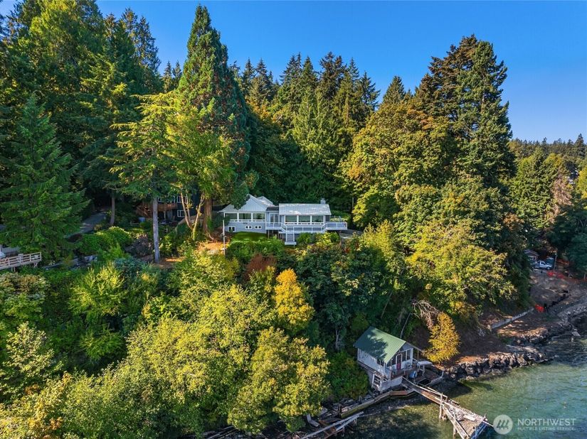 9588 Green Spot Place NE, Bainbridge Island WA 98110