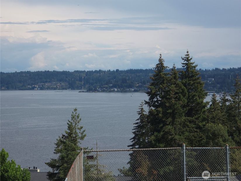 1750 W Sunn Fjord Lane G101, Bremerton WA 98312