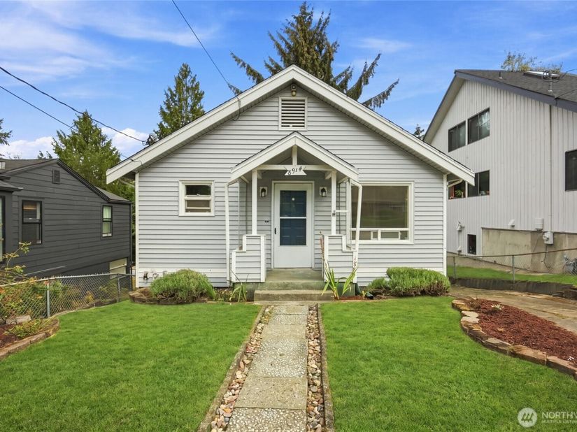 8914 30th Avenue NW, Seattle WA 98117