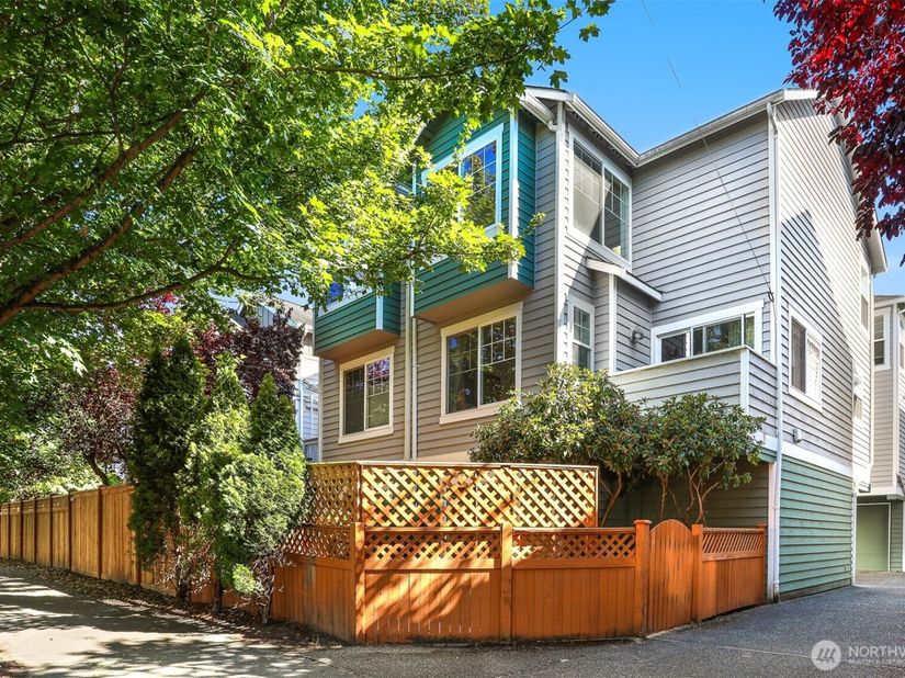 2637 A NW 57th Street, Seattle WA 98107