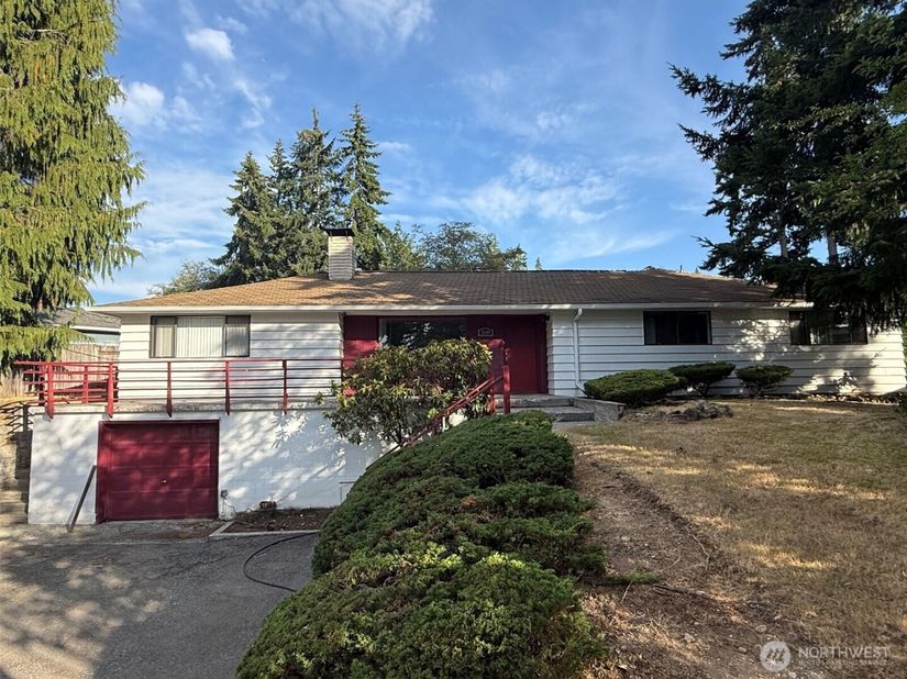 15109 SE Newport Way, Bellevue WA 98006