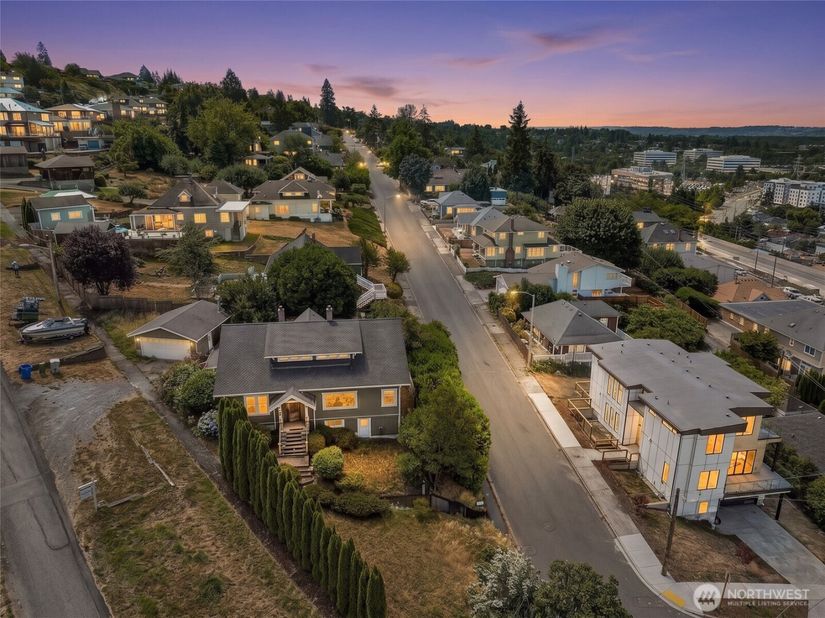 400 Cedar Avenue S, Renton WA 98057