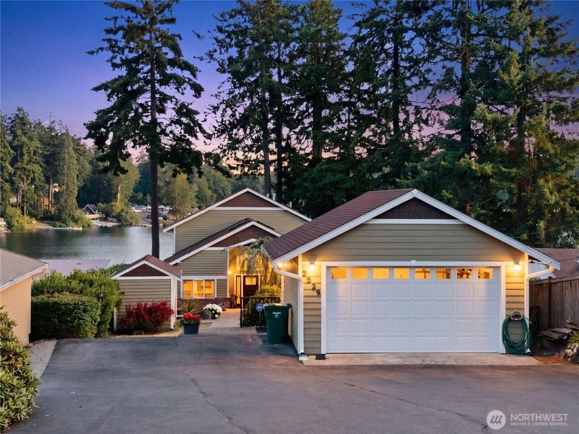 2529 S 304th Street, Federal Way WA 98003