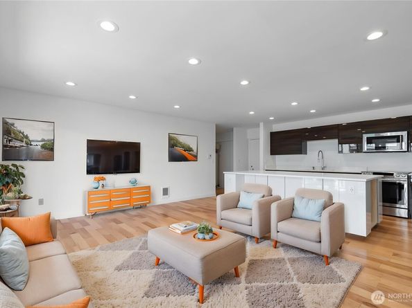 10129 Main Street 306, Bellevue WA 98004