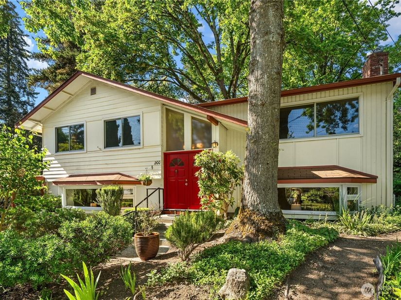 200 154th Place SE, Bellevue WA 98007