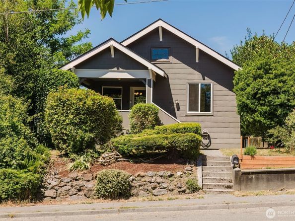 1922 4th Street, Bremerton WA 98337
