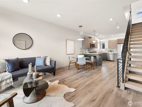 2422 NW 60th B, Seattle WA 98107