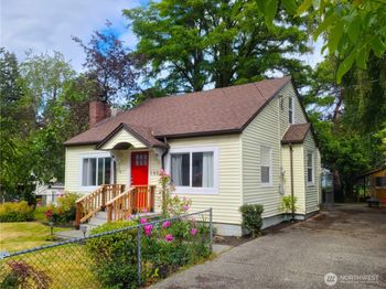 1506 Bloomington Avenue