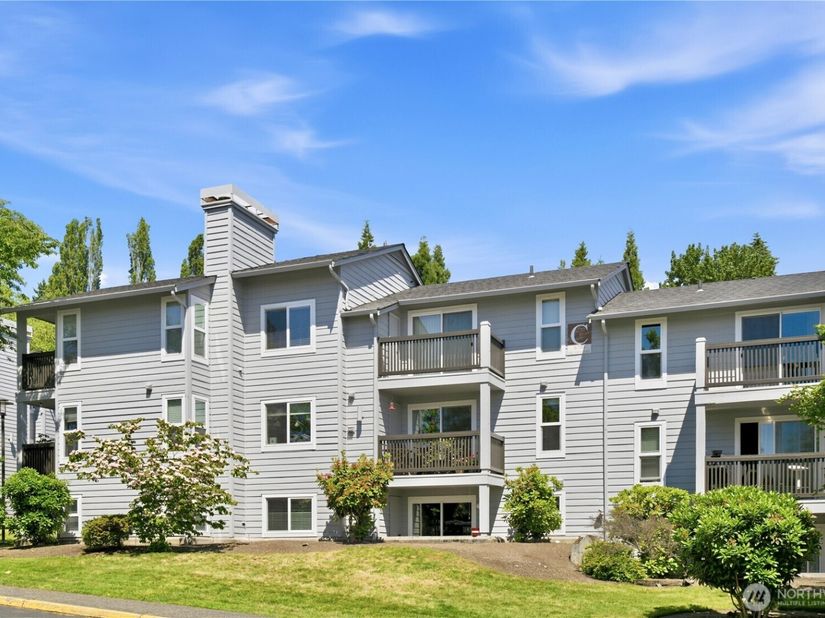 6700 NE 182nd ST C201, Kenmore WA 98028