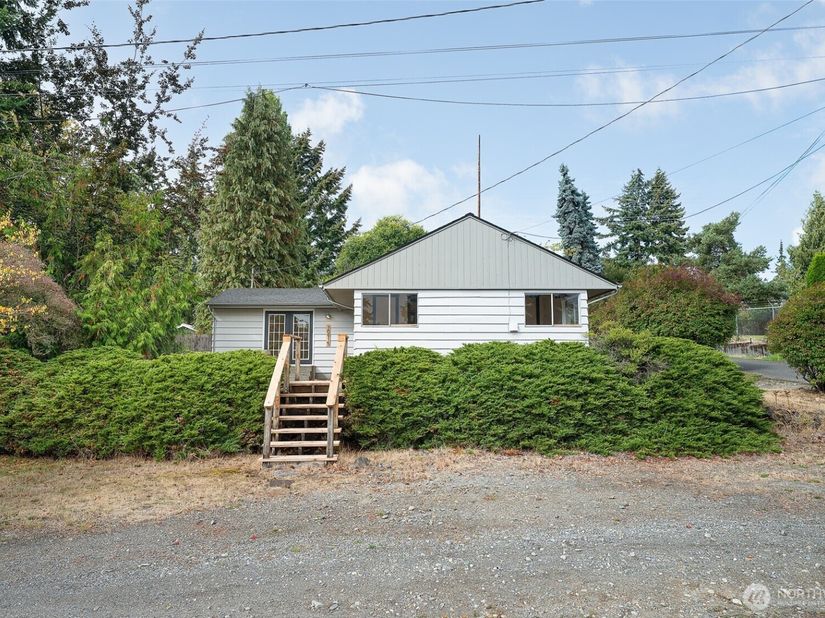 10915 North Park Avenue N, Seattle WA 98133