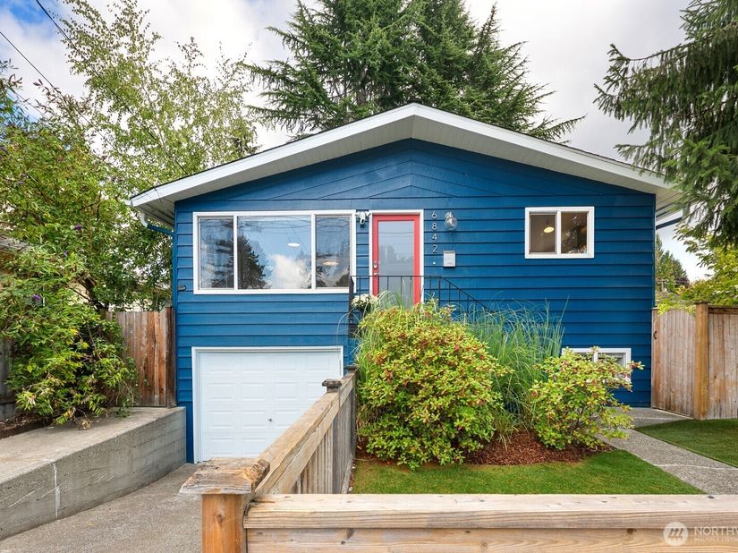 6842 25th Avenue NE, Seattle WA 98115