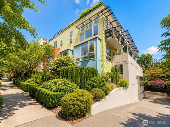4422 Bagley Avenue N 204, Seattle WA 98103