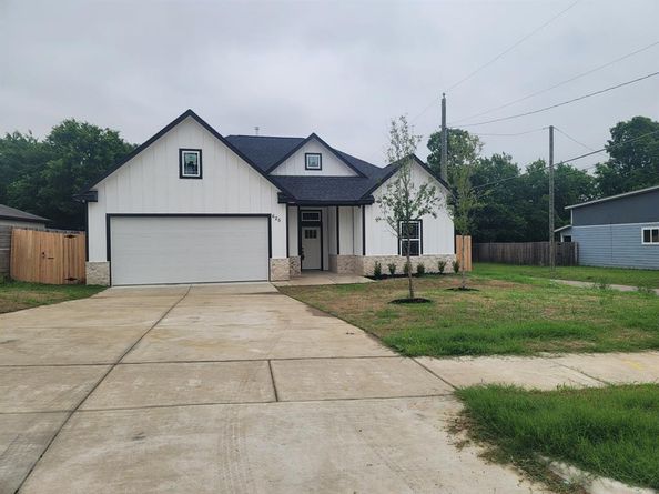 625  Atlanta Street , Fort Worth Texas 76104