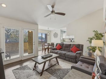 1900  Cloisters Drive 