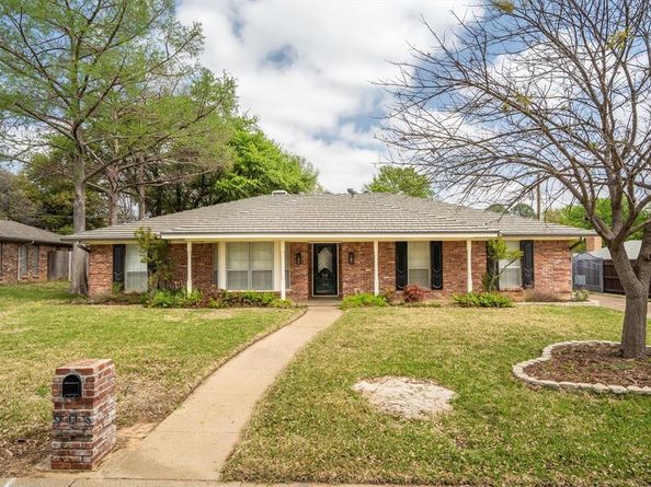 903  Leslie Drive , Arlington Texas 76012