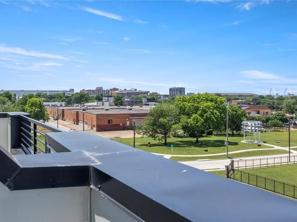 1813  Park Avenue  106, Dallas Texas 75215