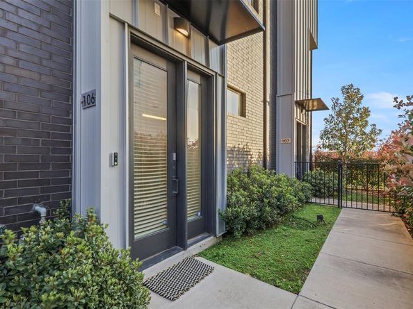 1813  Park Avenue  106, Dallas Texas 75215