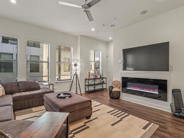 1813  Park Avenue  106, Dallas Texas 75215