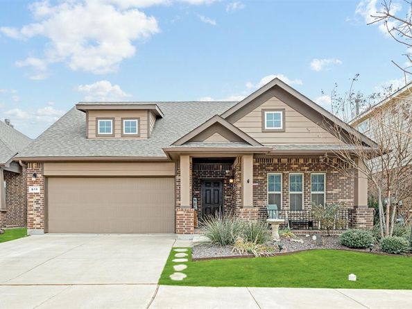 916  Falcon Road , Argyle Texas 76226
