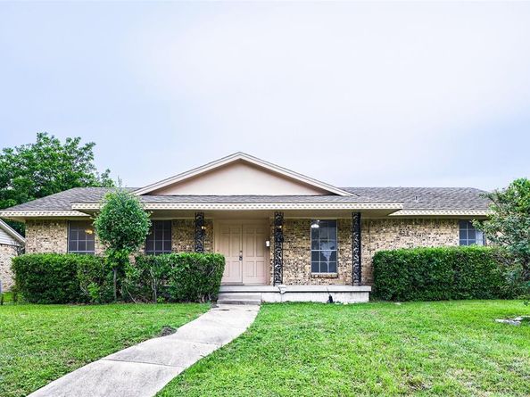 829  Poinsettia Drive , Lancaster Texas 75146