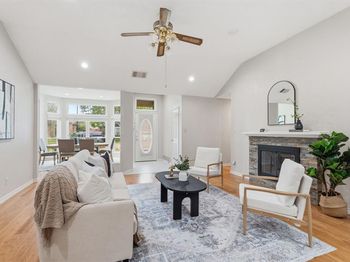 7114  Lo Chalmers Lane 