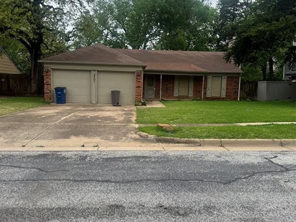 2301  Holly Drive , Euless Texas 76039