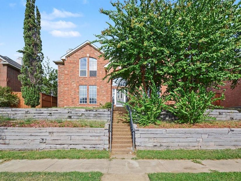 2406  Manchester Drive , Carrollton Texas 75006