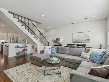 4976  Flitwick Court 