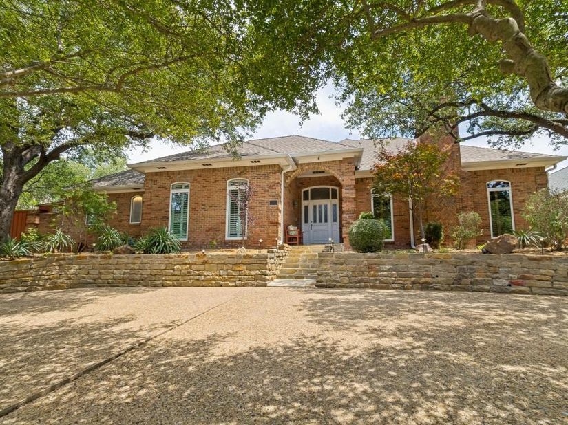 9502  Moss Haven Drive , Dallas Texas 75231