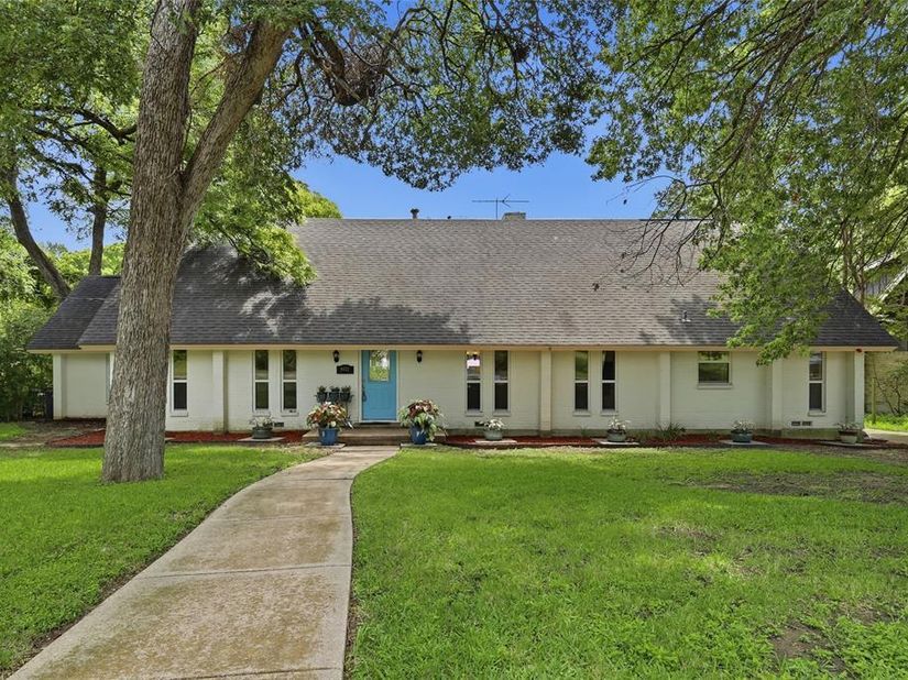 9432  Dixie Lane , Dallas Texas 75228