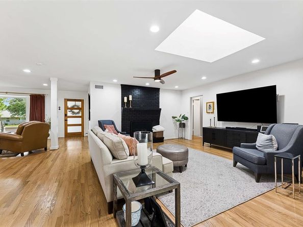 6735  Kingsbury Drive , Dallas Texas 75231