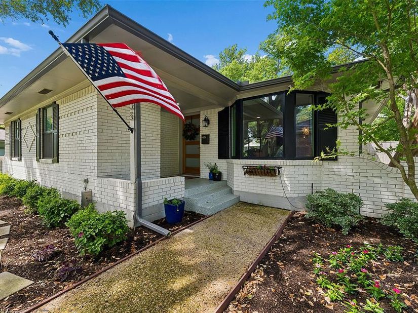 6735  Kingsbury Drive , Dallas Texas 75231
