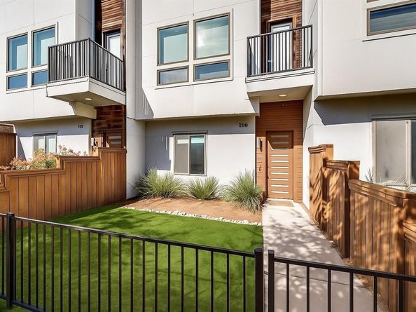 3816  Roseland Avenue  C200, Dallas Texas 75204