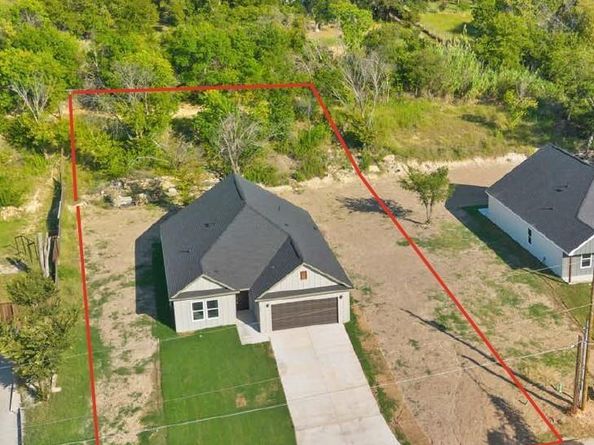 432  Wilshire Avenue , Azle Texas 76020