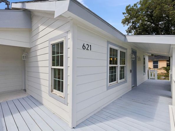 621  Alameda Road , Azle Texas 76020