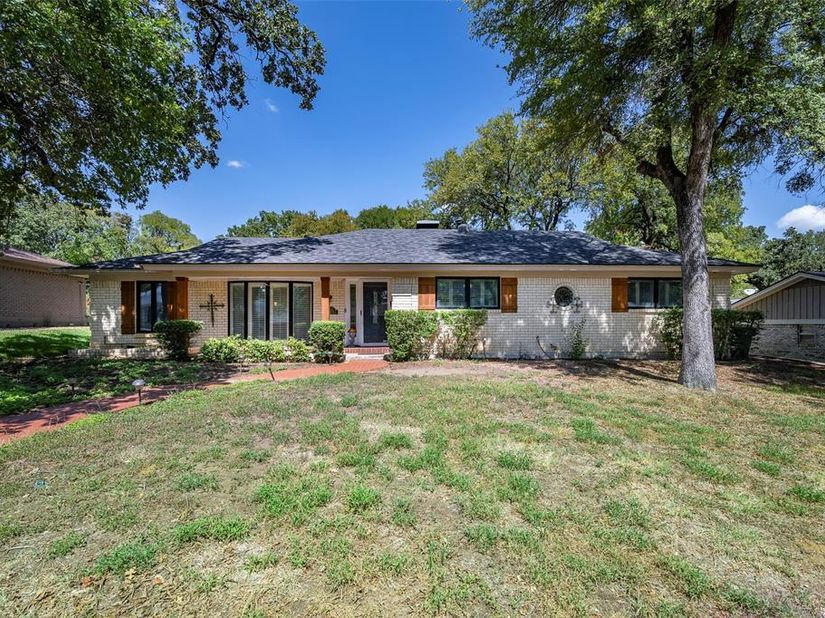 5017  Boulder Lake Road , Fort Worth Texas 76103