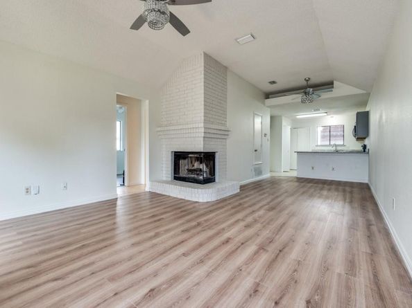 917  Westover Drive , Lancaster Texas 75134