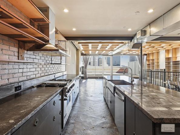 511 N Akard Street  1505, Dallas Texas 75201