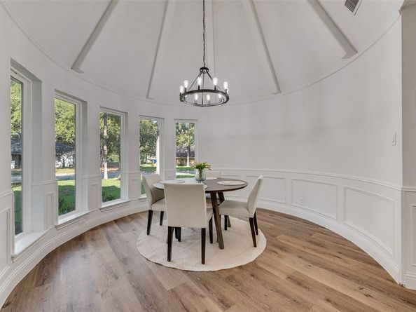 701 N Oakmont Lane , Fort Worth Texas 76112